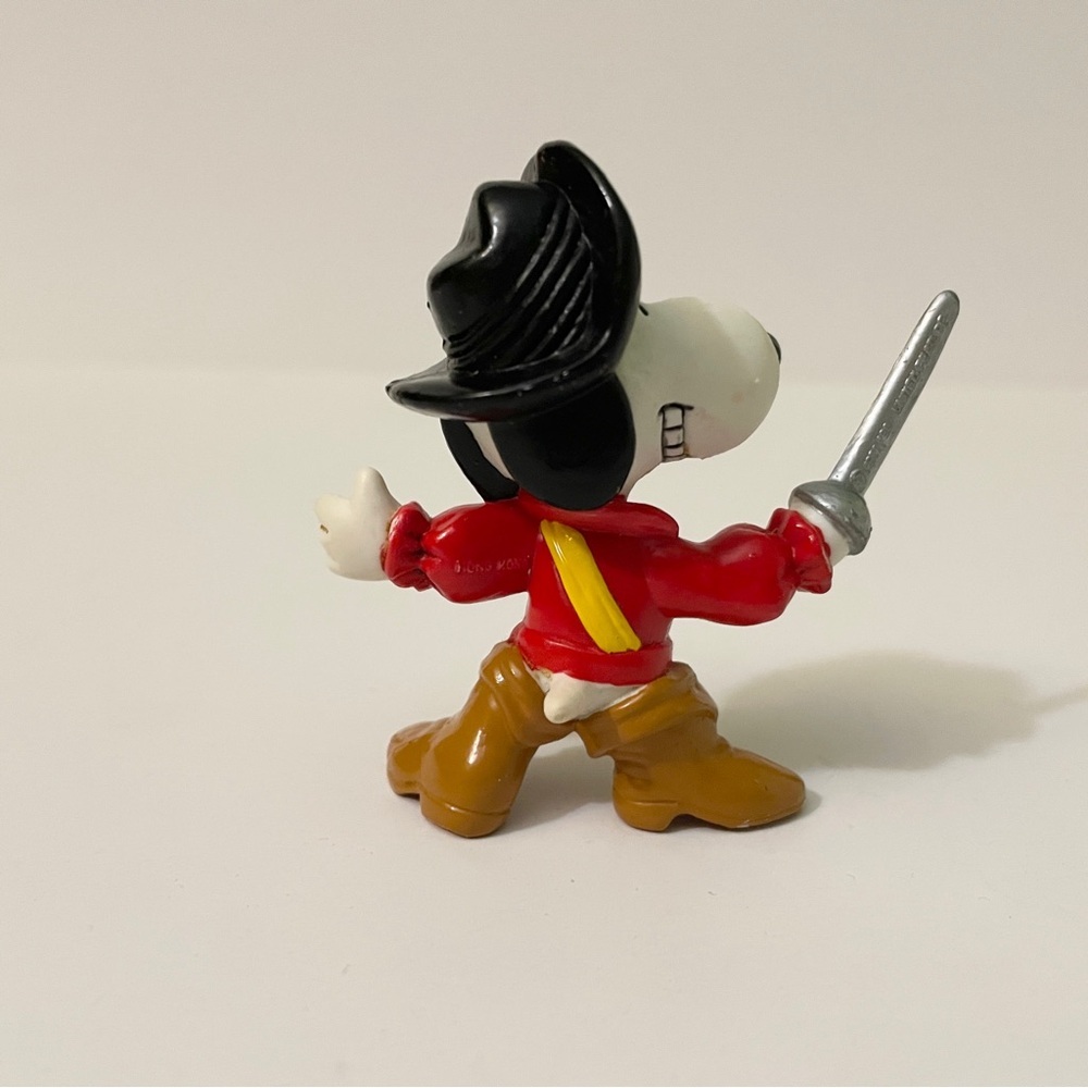 Vintage 1960s Peanuts Snoopy Pirate & Belle PVC Figurine UFS - Picture 5 of 16